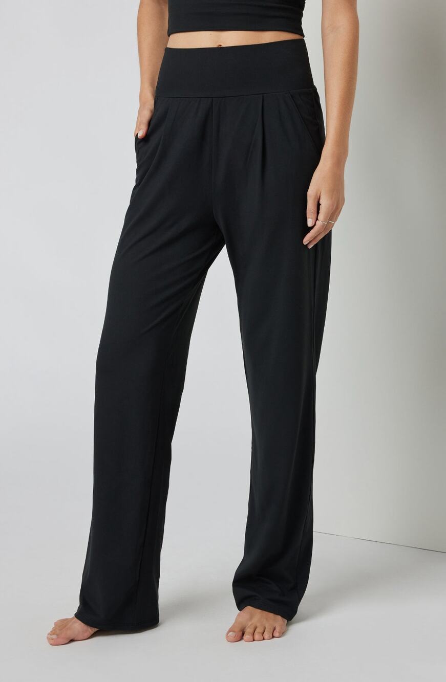 VUORI Lux at Ease Straight Pants in Black Size Small